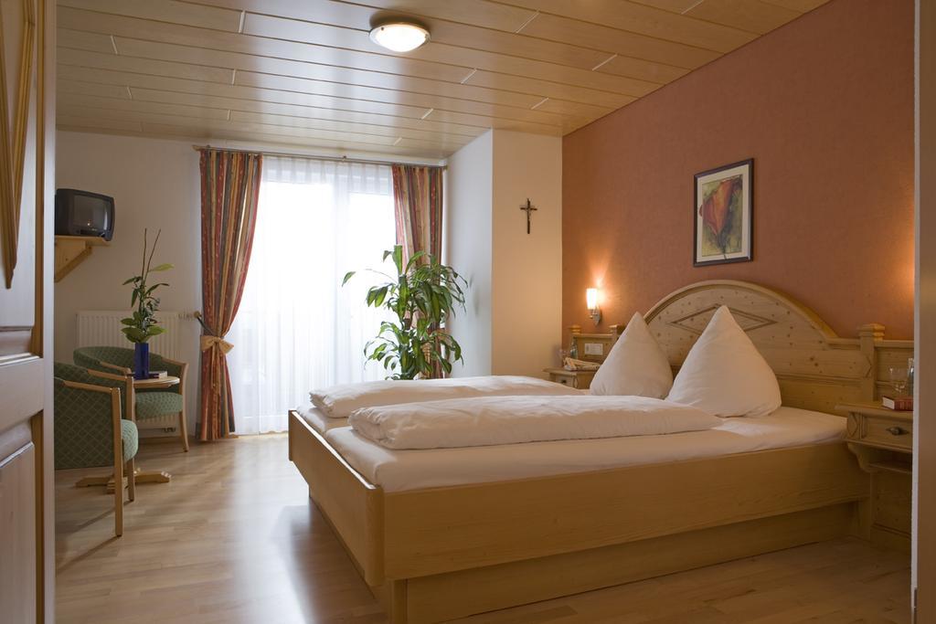 Gasthof Zur Burg Ewattingen Zimmer foto